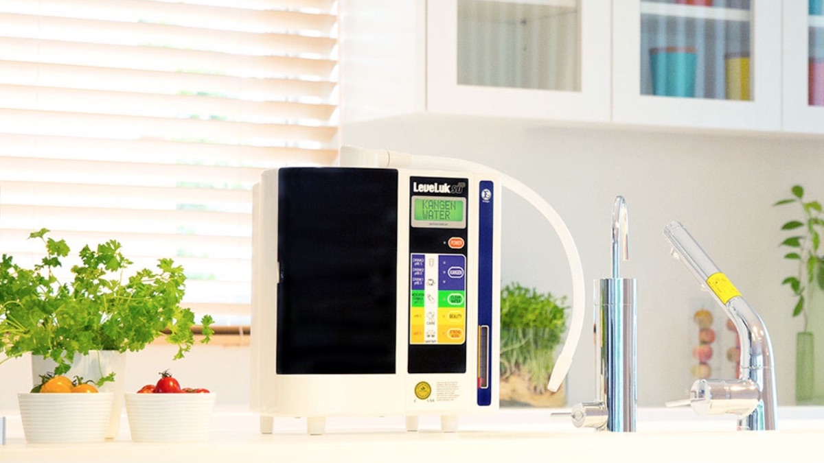 Máy lọc nước Kangen Leveluk SD501 có khả năng lọc và điện phân nước